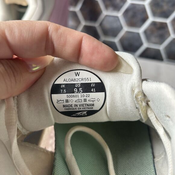 Altra Via Olympus Road Womens 9.5 Shoes Running Sneaker White Pink *Blemishes - Picture 7 of 8